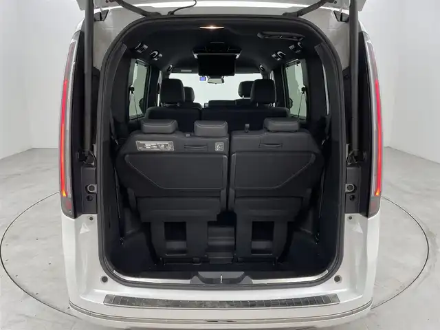 ホンダ ステップワゴン スパーダ 福岡県 2022(令4)年 3.9万km プラチナホワイトパール 後席モニター　/純正ナビ　/全方位カメラ　/ＥＴＣ　/ドラレコ　/ＡＣＣ　/コーナーセンサー　/衝突被害軽減　/レーンキープ　/ＢＳＭ　/パドルシフト　/両側電動スライドドア　/パワーバックドア　/ハーフレザー　/シートヒーター
