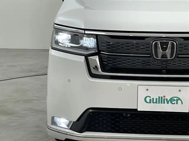 ホンダ ステップワゴン スパーダ 福岡県 2022(令4)年 3.9万km プラチナホワイトパール 後席モニター　/純正ナビ　/全方位カメラ　/ＥＴＣ　/ドラレコ　/ＡＣＣ　/コーナーセンサー　/衝突被害軽減　/レーンキープ　/ＢＳＭ　/パドルシフト　/両側電動スライドドア　/パワーバックドア　/ハーフレザー　/シートヒーター