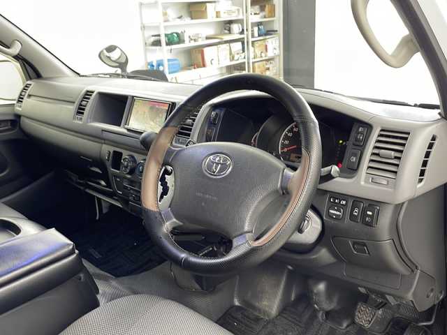 トヨタ ハイエース DX ロング 道央・札幌 2014(平26)年 6.6万km ホワイト ・４WD　/・社外カロッツェリアナビ　/・DVD.CD.SD。ワンセグ/・バックカメラ/・左パワースライドドア/・10人乗り/・社外オーバーフェンダー/・社外ドア　ミラーウィンカー/・リアエアコン　/　リアヒーター/・車内照明　LED球/・ETC