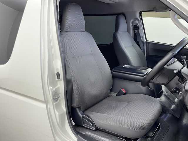 トヨタ ハイエース DX ロング 道央・札幌 2014(平26)年 6.6万km ホワイト ・４WD　/・社外カロッツェリアナビ　/・DVD.CD.SD。ワンセグ/・バックカメラ/・左パワースライドドア/・10人乗り/・社外オーバーフェンダー/・社外ドア　ミラーウィンカー/・リアエアコン　/　リアヒーター/・車内照明　LED球/・ETC