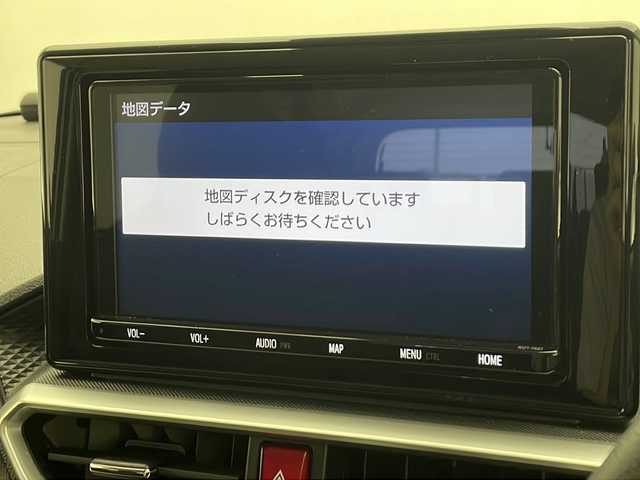 トヨタ ライズ Z 千葉県 2022(令4)年 0.7万km シャイニングホワイトパール スマートアシスト/ 衝突軽減ブレーキ/ 標識認識機能/ 先行車発進お知らせ機能/ レーンキープアシスト/ レーダークルーズコントロール/純正ディーラーナビ/フルセグTV　BT CD　DVD/ETC2.0/全方位カメラ/前後ドライブレコーダー/前席シートヒーター/ブラインドスポットモニター/LEDヘッドライト/オートハイビーム/前後コーナーセンサー/アイドリングストップ/ステアリングスイッチ/プッシュスタート/スマートキー