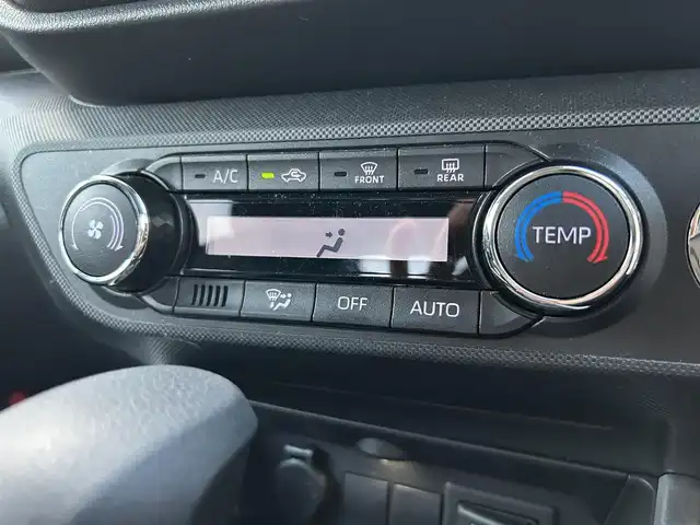 トヨタ ライズ G 福岡県 2020(令2)年 6.8万km ファイアークォーツレッドM 純正9型SDナビ（フルセグTV/CD/DVD/BT）全方位モニタートヨタセーフティーセンスコーナーセンサーETC純正LEDヘッドライト純正フロアマット純正16インチアルミホイールスマートキープッシュスタートHDMIUSBポート