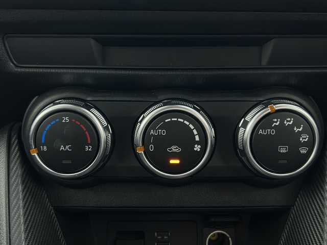マツダ ＣＸ－３ XD 宮城県 2016(平28)年 1.3万km ジェットブラックマイカ 純正ナビ(AM/FM/BT)/ターボ/バックカメラ　/スマートシティブレーキサポート　/トラクションコントロールシステム　/ＥＴＣ　/前方ドライブレコーダー(HDR-202G)　/レザーステアリング /ステアリングスイッチ/純正アルミホイール　/プッシュスタート　/スマートキー　/スペアキー　/電格ミラー