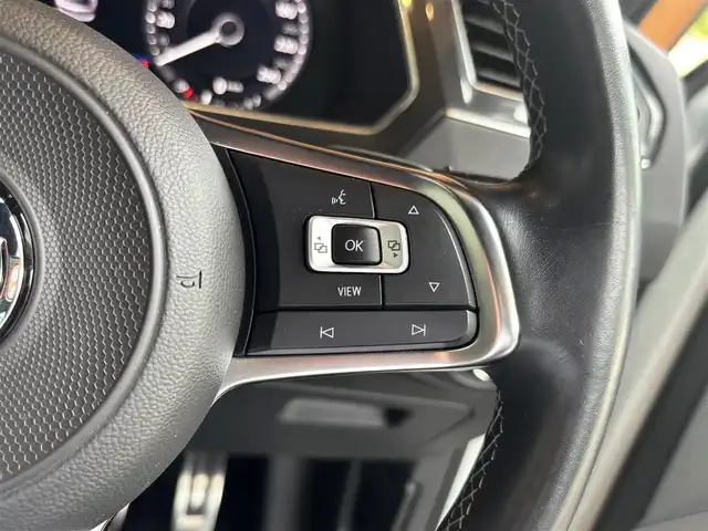 フォルクスワーゲン ティグアン TDI 4モーション Rライン 宮城県 2018(平30)年 7.6万km ピュアホワイト 純正ナビ/全周囲カメラ/AppleCarPlay/AndroidAuto/ハーフレザー/シートヒーター/アイドリングストップ/ACC/レーンキープアシスト/ブラインドスポットモニター/プリクラッシュブレーキ/コーナーセンサー/ステアリングスイッチ/パドルシフト/電動パーキング/オートホールド/バーチャルコックピット/USB×２/LEDヘッドライト/フロントフォグ/保証書/取扱説明書/スペアキー×１