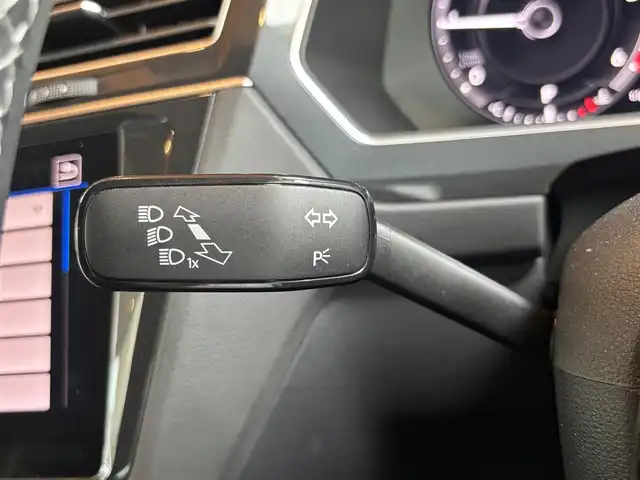 フォルクスワーゲン ティグアン TDI 4モーション Rライン 宮城県 2018(平30)年 7.6万km ピュアホワイト 純正ナビ/全周囲カメラ/AppleCarPlay/AndroidAuto/ハーフレザー/シートヒーター/アイドリングストップ/ACC/レーンキープアシスト/ブラインドスポットモニター/プリクラッシュブレーキ/コーナーセンサー/ステアリングスイッチ/パドルシフト/電動パーキング/オートホールド/バーチャルコックピット/USB×２/LEDヘッドライト/フロントフォグ/保証書/取扱説明書/スペアキー×１