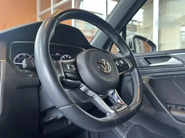 フォルクスワーゲン ティグアン TDI 4モーション Rライン 宮城県 2018(平30)年 7.6万km ピュアホワイト 純正ナビ/全周囲カメラ/AppleCarPlay/AndroidAuto/ハーフレザー/シートヒーター/アイドリングストップ/ACC/レーンキープアシスト/ブラインドスポットモニター/プリクラッシュブレーキ/コーナーセンサー/ステアリングスイッチ/パドルシフト/電動パーキング/オートホールド/バーチャルコックピット/USB×２/LEDヘッドライト/フロントフォグ/保証書/取扱説明書/スペアキー×１