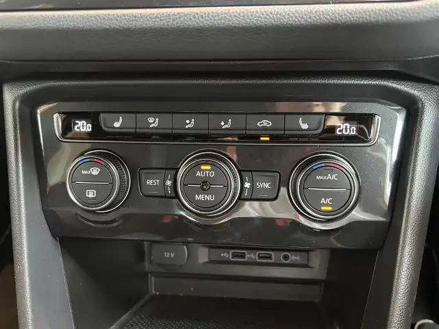 フォルクスワーゲン ティグアン TDI 4モーション Rライン 宮城県 2018(平30)年 7.6万km ピュアホワイト 純正ナビ/全周囲カメラ/AppleCarPlay/AndroidAuto/ハーフレザー/シートヒーター/アイドリングストップ/ACC/レーンキープアシスト/ブラインドスポットモニター/プリクラッシュブレーキ/コーナーセンサー/ステアリングスイッチ/パドルシフト/電動パーキング/オートホールド/バーチャルコックピット/USB×２/LEDヘッドライト/フロントフォグ/保証書/取扱説明書/スペアキー×１
