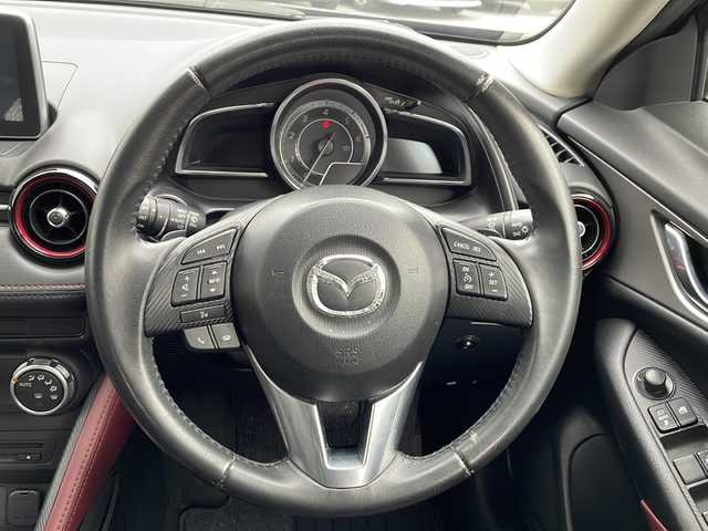 マツダ ＣＸ－３ XD ツーリング 大阪府 2016(平28)年 7.8万km ジェットブラックマイカ 衝突軽減システム　/アクティブドライビングディスプレイ　/フルセグTV　/Bluetooth　/CD　/DVD　/バックカメラ　/クルーズコントロール　/BSM　/LEDヘッドライト　/純正アルミホイール　/ETC/スマートキー/プッシュスタート/純正フロアマット