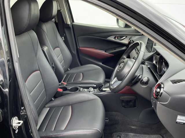 マツダ ＣＸ－３ XD ツーリング 大阪府 2016(平28)年 7.8万km ジェットブラックマイカ 衝突軽減システム　/アクティブドライビングディスプレイ　/フルセグTV　/Bluetooth　/CD　/DVD　/バックカメラ　/クルーズコントロール　/BSM　/LEDヘッドライト　/純正アルミホイール　/ETC/スマートキー/プッシュスタート/純正フロアマット