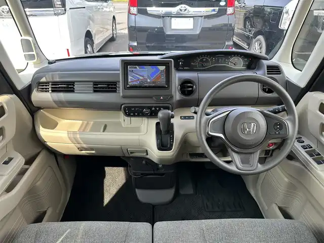 ホンダ Ｎ ＢＯＸ G 道北・旭川 2018(平30)年 5万km クリスタルブラックパール (株)IDOMが運営する【じしゃロン旭川店】の自社ローン専用車両になります。こちらは現金またはオートローンご利用時の価格です。自社ローンご希望の方は別途その旨お申付け下さい/　/・社外ナビ(CD/DVD/BT/SD/フルセグ)/・ETC/・両側スライドドア/・両席シートヒーター/・プッシュスタート/・スマートキー2個/・積込SW冬 155/65R14