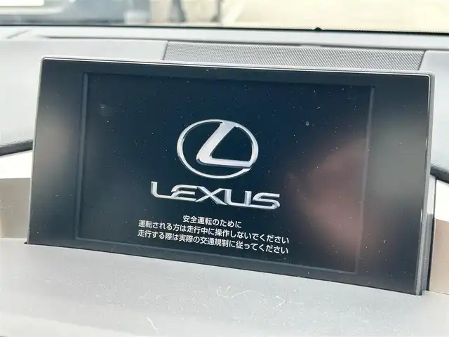 レクサス ＮＸ 200t Fスポーツ 大阪府 2017(平29)年 4.9万km ソニックチタニウム 純正ナビ/   フルセグTV/CD/DVD/Bluetooth/USB/全方位モニター/衝突軽減ブレーキ/横滑り防止装置/コーナーセンサー/ＢＳＭ/前席エアシートヒーター/レーダークルーズコントロール/パドルシフト/運転席、助手席パワーシート/ステアリングヒーター/前後ドライブレコーダー/純正18インチアルミホイール/純正フロアマット/プッシュスタート/スマートキー/レザーシート/ＥＴＣ/三眼ＬＥＤ