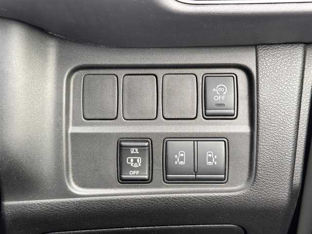 日産 セレナ ハイウェイスター V 宮城県 2021(令3)年 3.2万km ブリリアントホワイトパール セーフティパックＡ/・ＳＲＳエアバッグ（サイド/カーテン）/・インテリジェントアラウンドビューモニター/・インテリジェントルームミラー/・ふらつき警報/・ヒーター付ドアミラー/リアオートエアコン/3列目ヒーターダクト/＝＝＝/プロパイロット/インテリジェントエマージェンシーブレーキ/踏み間違い衝突防止アシスト/車線逸脱防止支援システム/車線逸脱警報/後側方衝突防止支援システム/後側方車両検知警報/後退時車両検知警報/標識検知機能/前方衝突予測警報/コーナーセンサー/純正フリップダウンモニター/純正10インチナビ/・CD/DVD/・Bluetooth/・フルセグTV/ETC/ドライブレコーダー/ハンズフリーパワースライドドア（両側）/革巻きステアリング/ステアリングスイッチ/電動パーキングブレーキ/ブレーキホールド/LEDヘッドランプ/フォグランプ/オートライト/スマートキー＆プッシュスタート/スペアキー/電動格納ミラー/純正16インチAW/純正フロアマット/純正ドアバイザー
