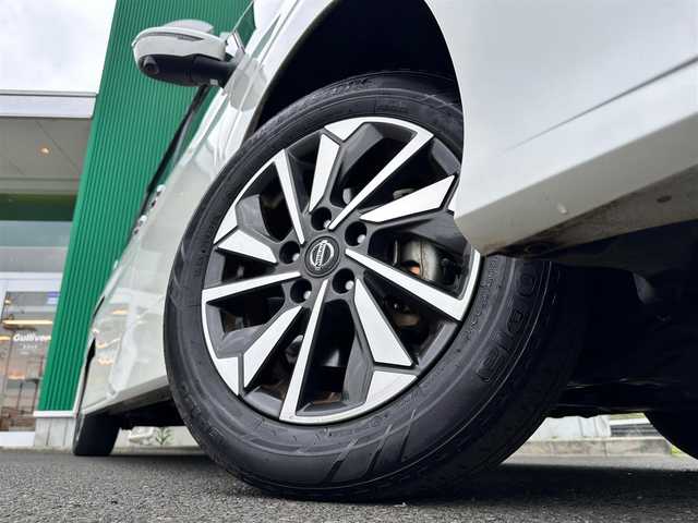 日産 セレナ ハイウェイスター V 宮城県 2021(令3)年 3.2万km ブリリアントホワイトパール セーフティパックＡ/・ＳＲＳエアバッグ（サイド/カーテン）/・インテリジェントアラウンドビューモニター/・インテリジェントルームミラー/・ふらつき警報/・ヒーター付ドアミラー/リアオートエアコン/3列目ヒーターダクト/＝＝＝/プロパイロット/インテリジェントエマージェンシーブレーキ/踏み間違い衝突防止アシスト/車線逸脱防止支援システム/車線逸脱警報/後側方衝突防止支援システム/後側方車両検知警報/後退時車両検知警報/標識検知機能/前方衝突予測警報/コーナーセンサー/純正フリップダウンモニター/純正10インチナビ/・CD/DVD/・Bluetooth/・フルセグTV/ETC/ドライブレコーダー/ハンズフリーパワースライドドア（両側）/革巻きステアリング/ステアリングスイッチ/電動パーキングブレーキ/ブレーキホールド/LEDヘッドランプ/フォグランプ/オートライト/スマートキー＆プッシュスタート/スペアキー/電動格納ミラー/純正16インチAW/純正フロアマット/純正ドアバイザー