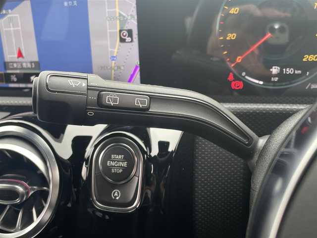 メルセデス・ベンツ ＣＬＡ２００ｄ Sブレーク AMGライン 東京都 2020(令2)年 6万km ポーラホワイト レーダーセーフティパッケージ/パークトロニック/ドライブアウェイアシスト/リアクロストラフィックアラート/マルチビームLEDヘッドランプ/アダプティブハイビームアシストプラス/シルバーダイヤモンドメッシュフロントグリル/開口部横バーブラックメッシュフロントエアロバンパー/サイドシルスポイラー/リアスポイラー/下部ラウンド型クローム加飾付リアエアロバンパー/225/45R18タイヤ/18インチAMG製5本ツインスポークアルミホイール/「Mercedes-Benz」ロゴ入りブレーキキャリバー(フラットボトム)/プライバシーガラス/DINAMICA(スエード調)貼インパネ加飾/レッドステッチ入ディンプルナッパ革巻きスポーツステアリングホイール(フラットボトム)/左右独立調整オートエアコン/リアエアコン吹き出し口/レッドステッチ入ブラック合皮/DINAMICA(スエード調)コンビスポーツシート/シートヒーター(D席/N席)/パワーシート(D席/N席)/イージーエントリー(D席/N席)/ステンレス製ペダル
