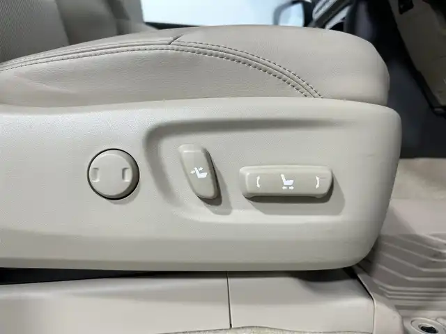 トヨタ ランドクルーザー プラド TX Lパッケージ 大阪府 2023(令5)年 1.7万km ホワイトパールクリスタルシャイン サンルーフ　革シート　社外エアロ　社外ディスプレイオーディオ　Ｂカメラ　パワーシート／ヒーター／エアコン　衝突軽減　レーダーＣ　クリアランスソナー　レーンアシスト　ルーフレール　前後ドラレコ　４ＷＤ