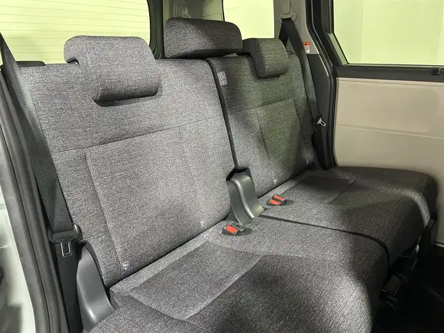 トヨタ シエンタ ハイブリッド Z 大阪府 2023(令5)年 1.6万km アーバンカーキ 純正１０ｉｎｃナビＴＶ　３６０カメラ　ＥＴＣ　両側パワースライドドア　衝突軽減　レーダーＣ　クリアランスソナー　ＢＳＭ　パークアシスト　トヨタセーフティセンス　シート＆ハンドルヒーター　１００Ｖ電源
