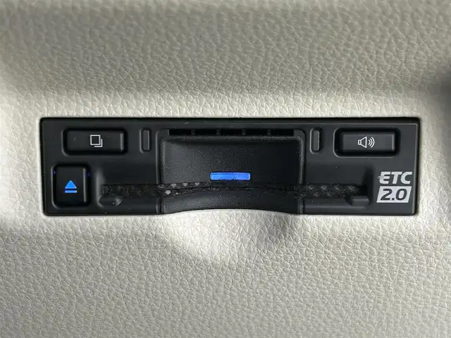 トヨタ シエンタ ハイブリッド Z 大阪府 2023(令5)年 1.6万km アーバンカーキ 純正１０ｉｎｃナビＴＶ　３６０カメラ　ＥＴＣ　両側パワースライドドア　衝突軽減　レーダーＣ　クリアランスソナー　ＢＳＭ　パークアシスト　トヨタセーフティセンス　シート＆ハンドルヒーター　１００Ｖ電源