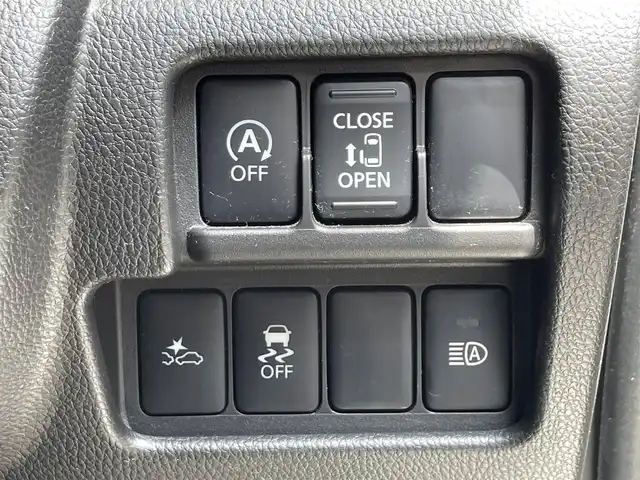 日産 デイズ ルークス ハイウェイスターX 滋賀県 2017(平29)年 6.8万km ホワイトパール 禁煙車/社外7インチナビ/CD.DVD.Bluetooth.フルセグ/全方位カメラ/衝突軽減ブレーキ/片側電動スライドドア/前方ドライブレコーダー/アイドリングストップ/ETC/LEDヘッドライト/オートライト/オートハイビーム/ステアリングスイッチ/スマートキー