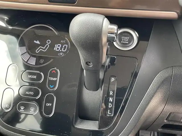 日産 デイズ ルークス ハイウェイスターX 滋賀県 2017(平29)年 6.8万km ホワイトパール 禁煙車/社外7インチナビ/CD.DVD.Bluetooth.フルセグ/全方位カメラ/衝突軽減ブレーキ/片側電動スライドドア/前方ドライブレコーダー/アイドリングストップ/ETC/LEDヘッドライト/オートライト/オートハイビーム/ステアリングスイッチ/スマートキー