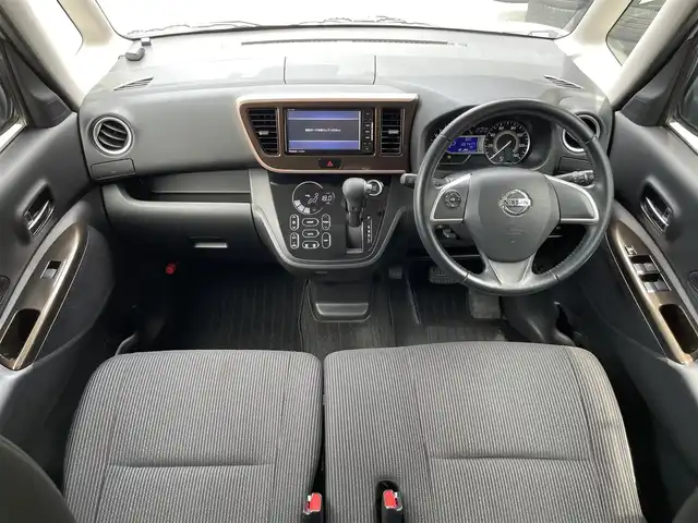 日産 デイズ ルークス ハイウェイスターX 滋賀県 2017(平29)年 6.8万km ホワイトパール 禁煙車/社外7インチナビ/CD.DVD.Bluetooth.フルセグ/全方位カメラ/衝突軽減ブレーキ/片側電動スライドドア/前方ドライブレコーダー/アイドリングストップ/ETC/LEDヘッドライト/オートライト/オートハイビーム/ステアリングスイッチ/スマートキー