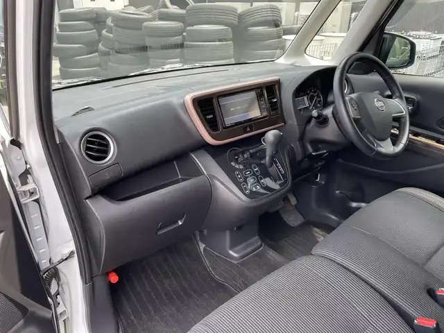 日産 デイズ ルークス ハイウェイスターX 滋賀県 2017(平29)年 6.8万km ホワイトパール 禁煙車/社外7インチナビ/CD.DVD.Bluetooth.フルセグ/全方位カメラ/衝突軽減ブレーキ/片側電動スライドドア/前方ドライブレコーダー/アイドリングストップ/ETC/LEDヘッドライト/オートライト/オートハイビーム/ステアリングスイッチ/スマートキー