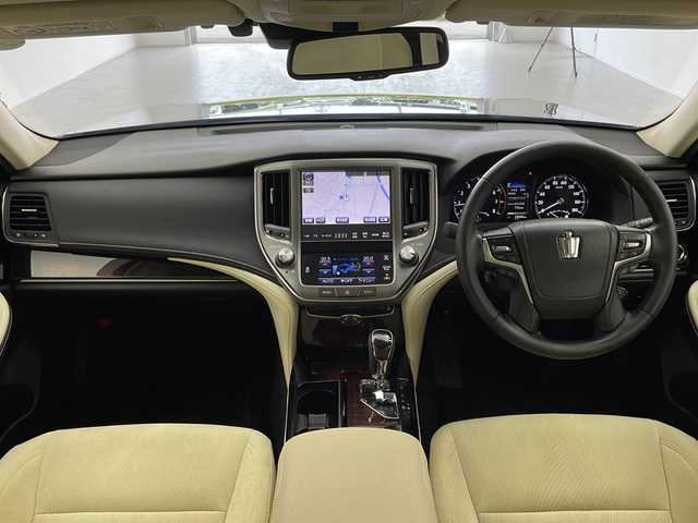 トヨタ クラウン ロイヤル ロイヤルサルーン 宮城県 2016(平28)年 1.8万km ブラック 純正ナビ/Bluetooth/フルセグTV/AM/FM/CD/バックカメラ/前席パワーシート/レーダークルーズコントロール/横滑り防止装置/レーンキープアシスト/衝突被害軽減システム/スペアキー×1/ビルトインETC/カーテンエアバッグ/純正16インチAW/純正フロアマット/オートライト/プッシュスタート/LEDヘッドライト/電動格納ミラー/保証書