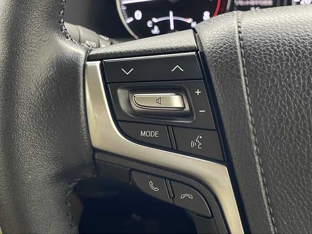 トヨタ クラウン ロイヤル ロイヤルサルーン 宮城県 2016(平28)年 1.8万km ブラック 純正ナビ/Bluetooth/フルセグTV/AM/FM/CD/バックカメラ/前席パワーシート/レーダークルーズコントロール/横滑り防止装置/レーンキープアシスト/衝突被害軽減システム/スペアキー×1/ビルトインETC/カーテンエアバッグ/純正16インチAW/純正フロアマット/オートライト/プッシュスタート/LEDヘッドライト/電動格納ミラー/保証書