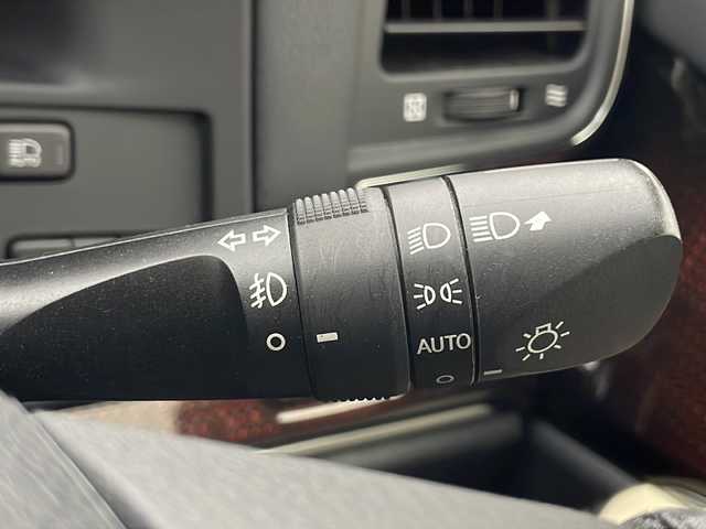 トヨタ クラウン ロイヤル ロイヤルサルーン 宮城県 2016(平28)年 1.8万km ブラック 純正ナビ/Bluetooth/フルセグTV/AM/FM/CD/バックカメラ/前席パワーシート/レーダークルーズコントロール/横滑り防止装置/レーンキープアシスト/衝突被害軽減システム/スペアキー×1/ビルトインETC/カーテンエアバッグ/純正16インチAW/純正フロアマット/オートライト/プッシュスタート/LEDヘッドライト/電動格納ミラー/保証書