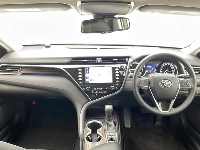 トヨタ カムリ G 千葉県 2017(平29)年 5.2万km プラチナホワイトパールマイカ 純正ナビ/　CD/DVD/Bluetooth/フルセグTV/トヨタセーフティセンス/レーダークルーズコントロール/レーンキープアシスト/衝突軽減ブレーキ/クリアランスソナー/ブラインドスポットモニター/ヘッドアップディスプレイ/電動パーキング/オートホールド/オートハイビーム/パワーシート（運）/ビルトインETC2.0/LEDライト/フォグランプ/フロアマット/ドアバイザー