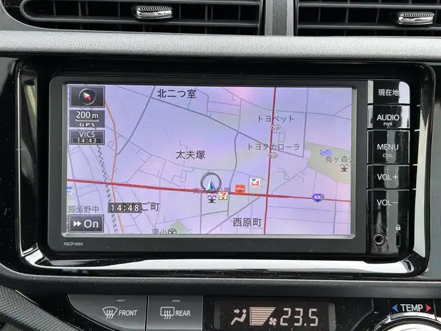 トヨタ アクア S 栃木県 2015(平27)年 6万km スーパーホワイトⅡ 純正7インチナビ/フルセグTV/DVD再生/Bluetooth/バックカメラ/ビルトインETC/キーレス/アイドリングストップ/横滑り防止装置/保証書/電動格納ミラー/純正フロアマット