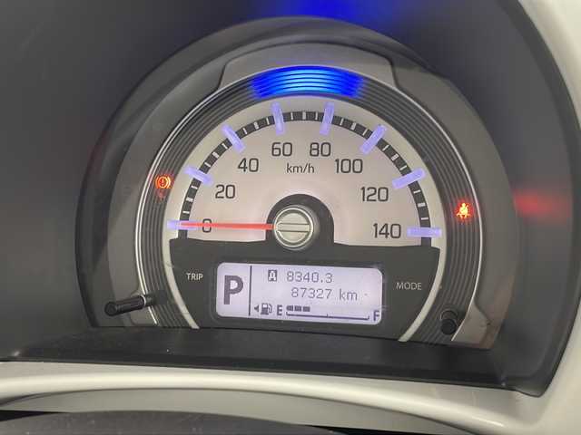 スズキ ハスラー G 沖縄県 2018(平30)年 8.8万km ピュアホワイトP 社外ＳＤナビ　【CN-RA03D】/　【ＣＤ　ＤＶＤ　Ｂｌｕｅｔｏｏｔｈ　フルセグＴＶ】/シートヒーター/ＥＴＣ/アイドリングストップ/プッシュスタート/スマートキー/純正フロアマット/オートエアコン/レーダーブレーキサポート