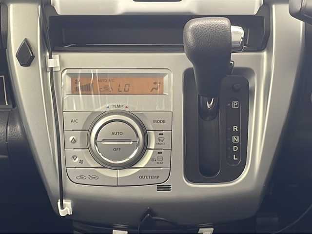 スズキ ハスラー G 沖縄県 2018(平30)年 8.8万km ピュアホワイトP 社外ＳＤナビ　【CN-RA03D】/　【ＣＤ　ＤＶＤ　Ｂｌｕｅｔｏｏｔｈ　フルセグＴＶ】/シートヒーター/ＥＴＣ/アイドリングストップ/プッシュスタート/スマートキー/純正フロアマット/オートエアコン/レーダーブレーキサポート