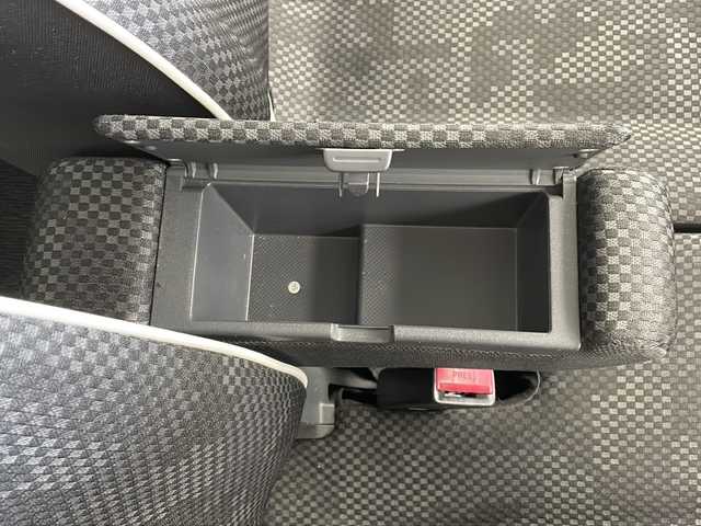 スズキ ハスラー G 沖縄県 2018(平30)年 8.8万km ピュアホワイトP 社外ＳＤナビ　【CN-RA03D】/　【ＣＤ　ＤＶＤ　Ｂｌｕｅｔｏｏｔｈ　フルセグＴＶ】/シートヒーター/ＥＴＣ/アイドリングストップ/プッシュスタート/スマートキー/純正フロアマット/オートエアコン/レーダーブレーキサポート