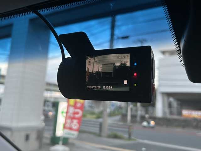 トヨタ クラウン ハイブリッド アスリートS J－フロンティア 沖縄県 2016(平28)年 6.6万km ホワイトパールクリスタルシャイン 純正ナビ　/（ＡＭ／ＦＭ／ＣＤ／ＤＶＤ／ＢＴ）　/フルセグＴＶ　/バックモニター　/パワーシート　/シートヒーター　/コーナーセンサー　/クルーズコントロール　/ドラレコ　/衝突軽減　/レーンキープアシスト　/ＥＴＣ/スマートキー/横滑り防止/純正フロアマット/純正18AW/USB入力端子/LEDヘッドライト