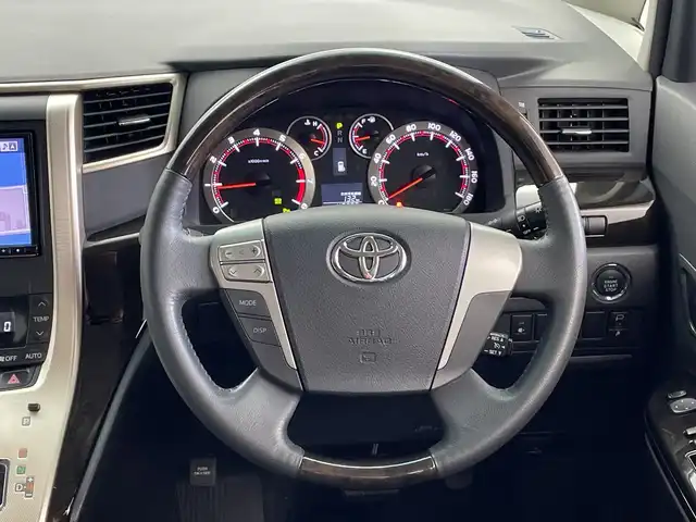 トヨタ ヴェルファイア 2．4Z ゴールデンアイズⅡ 鹿児島県 2014(平26)年 4.4万km ブラック ワンオーナー/アルパイン製ナビ/（CD/DVD/BT/フルセグ）/両側パワースライドドア/クルーズコントロール/アルパイン製フリップダウンモニター/パワーバックドア/コーナーセンサ―/ハーフレザーシート/オットマン/ドライブレコーダー/ビルトインETC/純正HIDヘッドライト/保証書/取扱説明書/スペアキー