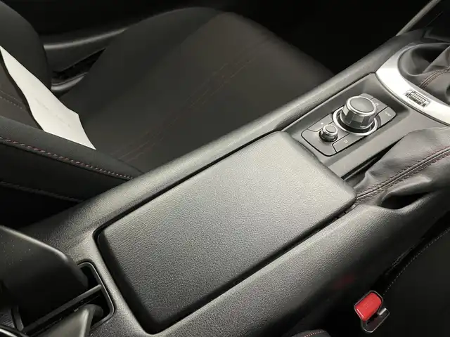 マツダ ロードスター S スペシャルパッケージ 福井県 2016(平28)年 5万km セラミックM 純正ＨＤＤナビ/（ＦＭ／ＡＭ／ＢＴ／ＣＤ／ＤＶＤ／ＡＵＸ／ＴＶ）/バックカメラ　/社外タワーバー/純正アルミホイール /純正パドルシフト /社外フロントリップ /ブラインドスポットモニター /レーンキープアシスト/横滑り防止装置/社外ドライブレコーダー