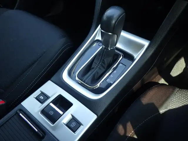スバル レヴォーグ 1．6GT アイサイト プラウドED 千葉県 2015(平27)年 5.3万km ラピスブルーP アイサイト/SIドライブ/スバルリヤビークルディテクション/社外メモリーナビ/地デジTV/【DVD/CD再生機能　Bluetooth接続】/サイド/バックカメラ/革巻きステアリング/ステアリングスイッチ/パドルシフト/運転席パワーシート/ETC/LEDヘッドライト/フォグライト/ウインカーミラー/純正17インチアルミホイル/サイド/カーテン/ニーエアバッグ/キーレスアクセス