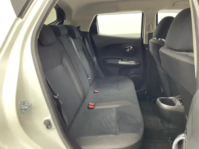 日産 ジューク 16GT FOUR 群馬県 2016(平28)年 3.6万km ブリリアントホワイトパール ・純正８インチナビ/・アラウンドビューモニター/・純正ドライブレコーダー（フロント）/・ETC/・４WD/・シートヒーター /・エアシート/・レーンアシスト/・横滑り防止装置/・衝突被害軽減システム/・盗難防止装置/・オートライト/・SRSエアバッグ（運転席/助手席）/・スマートキー/・純正フロアマット /・純正１７インチアルミホイール