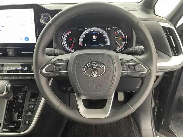 トヨタ ノア S－Z 福井県 2023(令5)年 0.8万km グリッターブラックガラスフレーク ユニバ―サルステップ装着車/純正ナビゲーション機能付きディスプレイオーディオ/（ＦＭ／ＡＭ／ＢＴ／ＵＳＢ／ＨＤＭＩ/TV）/両側パワースライドドア/ハーフレザーシート/シートヒーター/純正17インチアルミホイール/トヨタセーフティセンス /純正ビルトインETC2.0/サイドバイザー/純正LEDヘッドライト