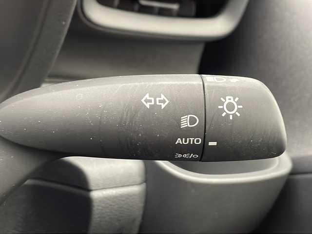 トヨタ シエンタ ハイブリッド G 熊本県 2024(令6)年 0.5万km プラチナホワイトパールマイカ トヨタセーフティセンス/プリクラッシュセーフティ/レーンキープアシスト/ブライドスポットモニター/コーナーセンサー（前後）/レーダークルーズコントロール/全方位モニター/純正ディスプレイオーディオ/地図データ/Bluetooth/フルセグ/Miracast/USB/ビルトインETC2.0/天井サーキュレーター/両側パワースライドドア/ドアバイザー/純正フロアマット/ステアリングスイッチ/純正15インチアルミホイール/電格ミラー