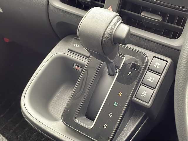 トヨタ シエンタ ハイブリッド G 熊本県 2024(令6)年 0.5万km プラチナホワイトパールマイカ トヨタセーフティセンス/プリクラッシュセーフティ/レーンキープアシスト/ブライドスポットモニター/コーナーセンサー（前後）/レーダークルーズコントロール/全方位モニター/純正ディスプレイオーディオ/地図データ/Bluetooth/フルセグ/Miracast/USB/ビルトインETC2.0/天井サーキュレーター/両側パワースライドドア/ドアバイザー/純正フロアマット/ステアリングスイッチ/純正15インチアルミホイール/電格ミラー