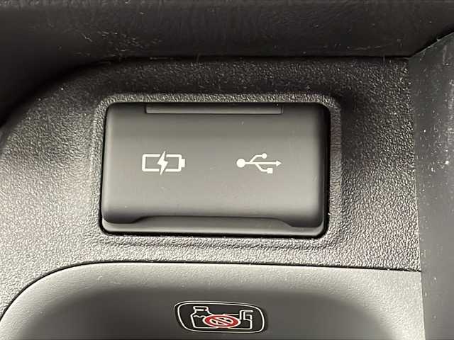 トヨタ シエンタ ハイブリッド G 熊本県 2024(令6)年 0.5万km プラチナホワイトパールマイカ トヨタセーフティセンス/プリクラッシュセーフティ/レーンキープアシスト/ブライドスポットモニター/コーナーセンサー（前後）/レーダークルーズコントロール/全方位モニター/純正ディスプレイオーディオ/地図データ/Bluetooth/フルセグ/Miracast/USB/ビルトインETC2.0/天井サーキュレーター/両側パワースライドドア/ドアバイザー/純正フロアマット/ステアリングスイッチ/純正15インチアルミホイール/電格ミラー