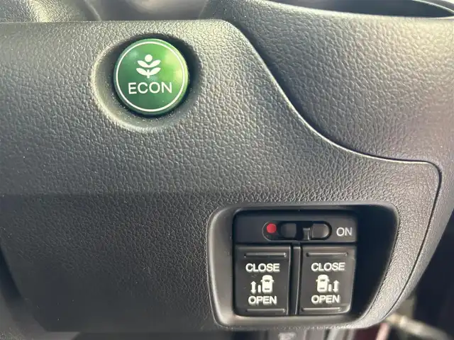 ホンダ Ｎ ＢＯＸ カスタム G Lパッケージ 沖縄県 2015(平27)年 5.8万km プレミアムディープロッソパール (株)IDOMが運営する【じしゃロンコザ店】の自社ローン専用車両になりますこちらは現金またはオートローンご利用時の価格です。自社ローンご希望の方は別途その旨お申付け下さい/・本土仕入/・社外ナビ/・Bluetooth接続/・TV/・DVD再生/・バックカメラ/・両側パワースライドドア/・ETC/・スマートキー/・プッシュスタート/・純正アルミホイール/・オートライト