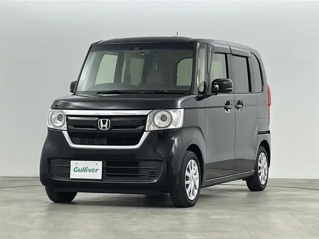 ホンダ Ｎ ＢＯＸ G L ホンダセンシング 福島県 2018(平30)年 4.6万km クリスタルブラックパール ホンダセンシング/・衝突被害軽減ブレーキ/・車線逸脱警報装置/・レーンキープアシスト/・レーダークルーズコントロール/・セキュリティアラーム/純正インターナビ/・型番：VXM-184VFi/・フルセグTV/BT/CD/DVD/AM/FM/iPod/AUX/USB/・バックカメラ/・ビルトインETC/・純正ドライブレコーダー/片側パワースライドドア/革巻きステアリング/・ステアリングリモコン/ベンチシート/プッシュスタート/・スマートキー/アイドリングストップ/ドアバイザー