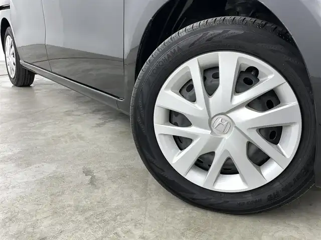 ホンダ Ｎ ＢＯＸ G L ホンダセンシング 福島県 2018(平30)年 4.6万km クリスタルブラックパール ホンダセンシング/・衝突被害軽減ブレーキ/・車線逸脱警報装置/・レーンキープアシスト/・レーダークルーズコントロール/・セキュリティアラーム/純正インターナビ/・型番：VXM-184VFi/・フルセグTV/BT/CD/DVD/AM/FM/iPod/AUX/USB/・バックカメラ/・ビルトインETC/・純正ドライブレコーダー/片側パワースライドドア/革巻きステアリング/・ステアリングリモコン/ベンチシート/プッシュスタート/・スマートキー/アイドリングストップ/ドアバイザー