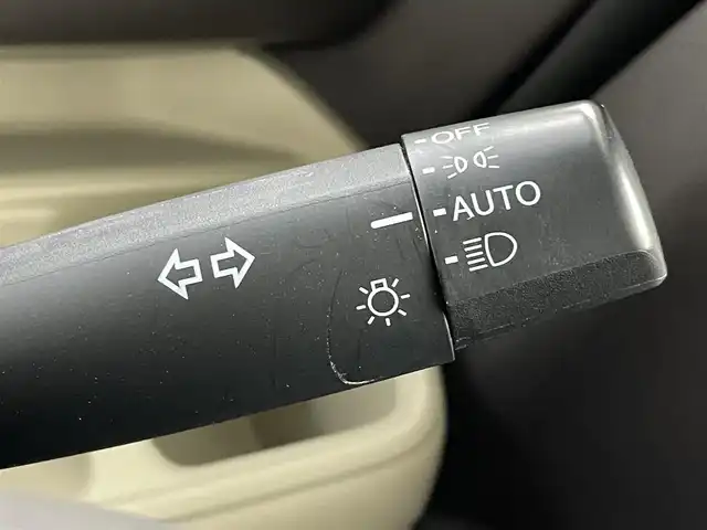 ホンダ Ｎ ＢＯＸ G L ホンダセンシング 福島県 2018(平30)年 4.6万km クリスタルブラックパール ホンダセンシング/・衝突被害軽減ブレーキ/・車線逸脱警報装置/・レーンキープアシスト/・レーダークルーズコントロール/・セキュリティアラーム/純正インターナビ/・型番：VXM-184VFi/・フルセグTV/BT/CD/DVD/AM/FM/iPod/AUX/USB/・バックカメラ/・ビルトインETC/・純正ドライブレコーダー/片側パワースライドドア/革巻きステアリング/・ステアリングリモコン/ベンチシート/プッシュスタート/・スマートキー/アイドリングストップ/ドアバイザー