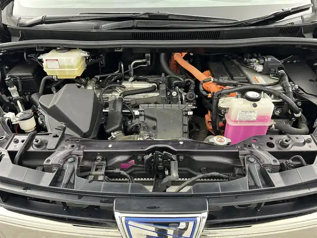 トヨタ ノア ハイブリッド Si 千葉県 2020(令2)年 1.3万km ボルドーマイカメタリック 禁煙車/トヨタセーフティセンス/・プリクラッシュセーフティ/・レーンディパーチャーアラート/・オートマチックハイビーム/・先行車発進お知らせ機能/レーダークルーズコントロール/純正10インチメモリナビ/　CD/DVD/BT/フルセグTV/両側パワースライドドア/前席シートヒーター/電動格納ミラー/革巻きステアリング/ステアリングスイッチ/純正16インチアルミホイール/LEDヘッドライト/フォグライト