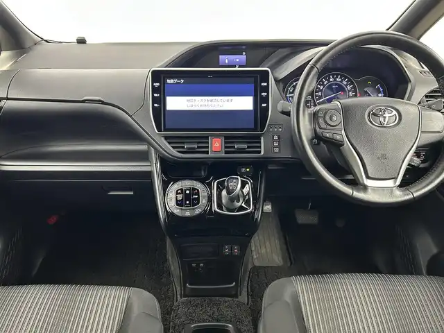 トヨタ ノア ハイブリッド Si 千葉県 2020(令2)年 1.3万km ボルドーマイカメタリック 禁煙車/トヨタセーフティセンス/・プリクラッシュセーフティ/・レーンディパーチャーアラート/・オートマチックハイビーム/・先行車発進お知らせ機能/レーダークルーズコントロール/純正10インチメモリナビ/　CD/DVD/BT/フルセグTV/両側パワースライドドア/前席シートヒーター/電動格納ミラー/革巻きステアリング/ステアリングスイッチ/純正16インチアルミホイール/LEDヘッドライト/フォグライト