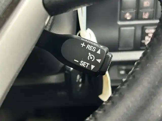 トヨタ ノア ハイブリッド Si 千葉県 2020(令2)年 1.3万km ボルドーマイカメタリック 禁煙車/トヨタセーフティセンス/・プリクラッシュセーフティ/・レーンディパーチャーアラート/・オートマチックハイビーム/・先行車発進お知らせ機能/レーダークルーズコントロール/純正10インチメモリナビ/　CD/DVD/BT/フルセグTV/両側パワースライドドア/前席シートヒーター/電動格納ミラー/革巻きステアリング/ステアリングスイッチ/純正16インチアルミホイール/LEDヘッドライト/フォグライト
