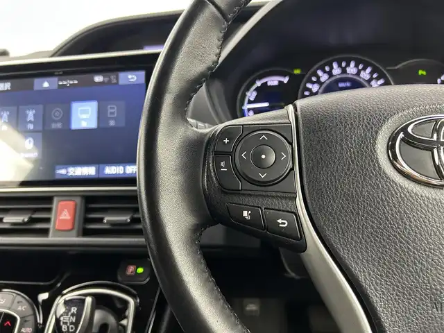 トヨタ ノア ハイブリッド Si 千葉県 2020(令2)年 1.3万km ボルドーマイカメタリック 禁煙車/トヨタセーフティセンス/・プリクラッシュセーフティ/・レーンディパーチャーアラート/・オートマチックハイビーム/・先行車発進お知らせ機能/レーダークルーズコントロール/純正10インチメモリナビ/　CD/DVD/BT/フルセグTV/両側パワースライドドア/前席シートヒーター/電動格納ミラー/革巻きステアリング/ステアリングスイッチ/純正16インチアルミホイール/LEDヘッドライト/フォグライト